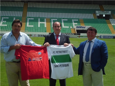 Grupo Terrasun lleva a cabo un acuerdo de colaboración entre el Elche F.C. y Petrotrest C.F.