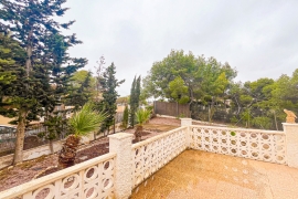 Resale - Villa - Torrevieja