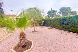 Resale - Villa - Torrevieja