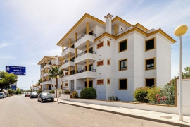 Продажа апартаментов в провинции Costa Blanca South, Испания: 2 спальни, 90 м2, № RV6573MI – фото 2