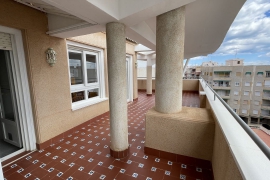 Продажа квартиры в провинции Costa Blanca South, Испания: 3 спальни, 82 м2, № RV4447MI – фото 2
