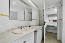 Продажа апартаментов в провинции Costa Blanca South, Испания: 2 спальни, 90 м2, № RV4528BE – фото 9