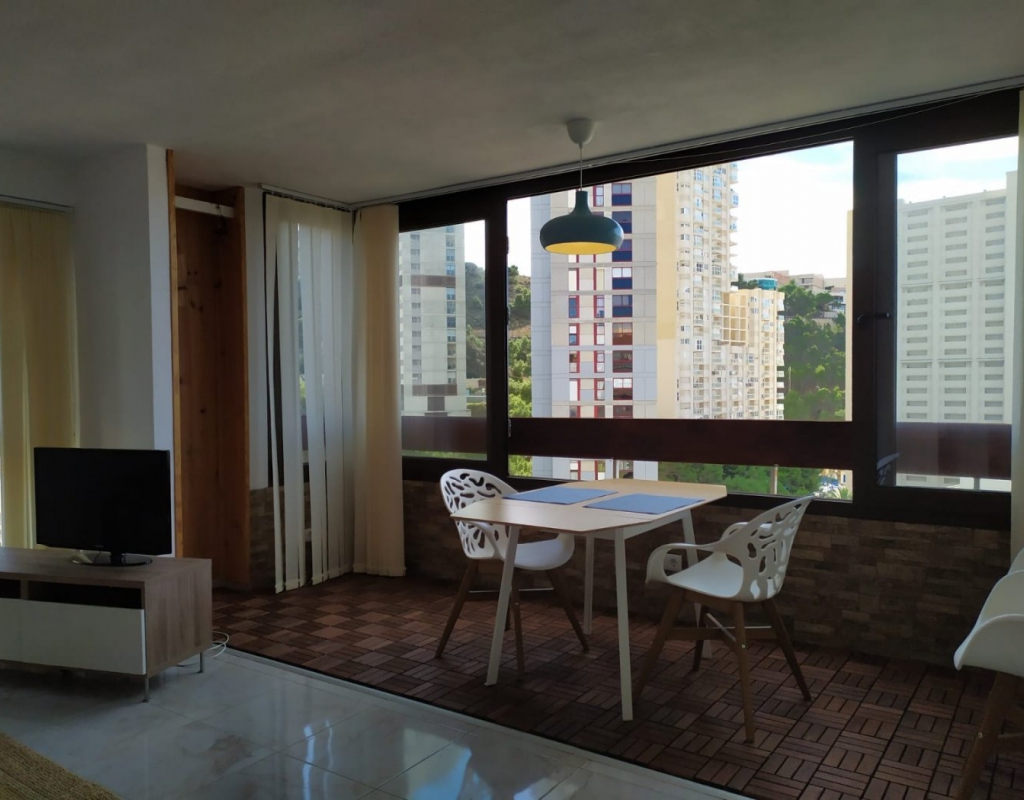 RV3387EU : Полностью отремонтированные апартаменты в Бенидорме