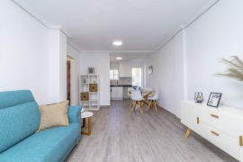 Продажа апартаментов в провинции Costa Blanca South, Испания: 2 спальни, 55 м2, № RV3743UR – фото 2