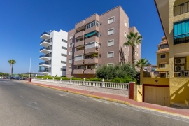 Продажа апартаментов в провинции Costa Blanca South, Испания: 3 спальни, 65 м2, № RV3472UR-D – фото 24