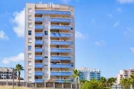 Продажа апартаментов в провинции Costa Blanca South, Испания: 3 спальни, 83 м2, № RV4847MI – фото 3