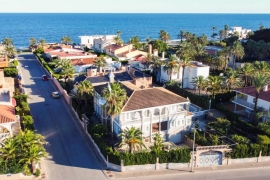 Продажа виллы в провинции Costa Blanca South, Испания: 6 спален, 657 м2, № RV3866SE – фото 4