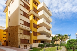 Продажа апартаментов в провинции Costa Blanca South, Испания: 3 спальни, 132 м2, № RV6790BE – фото 9