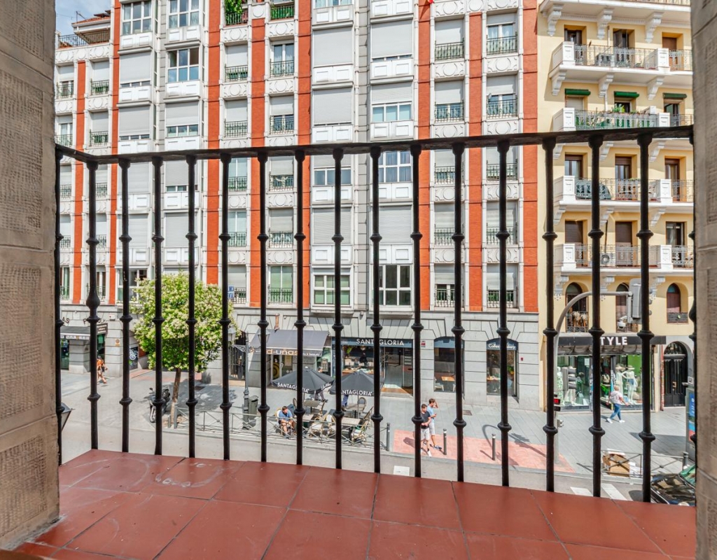 RV4503BF : Современная отремонтированная квартира в центре Мадрида