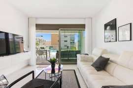 Продажа апартаментов в провинции Costa Blanca South, Испания: 2 спальни, 81 м2, № RV6836UR-D – фото 3