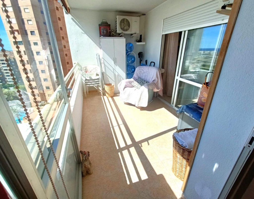 RV0223EU : Светлые апартаменты с террасой и видом на море в Бенидорме