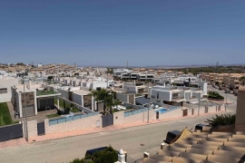 Resale - Villa - Villamartin