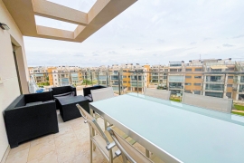 Resale - Apartment - Villamartin