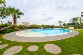 Resale - Apartment - Villamartin