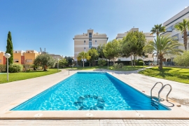 Resale - Apartment - Villamartin