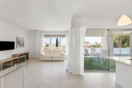 Resale - Apartment - Villamartin