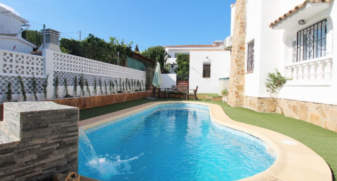 Resale - Villa - Calpe