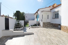 Resale - Villa - Calpe