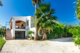 Resale - Villa - Javea