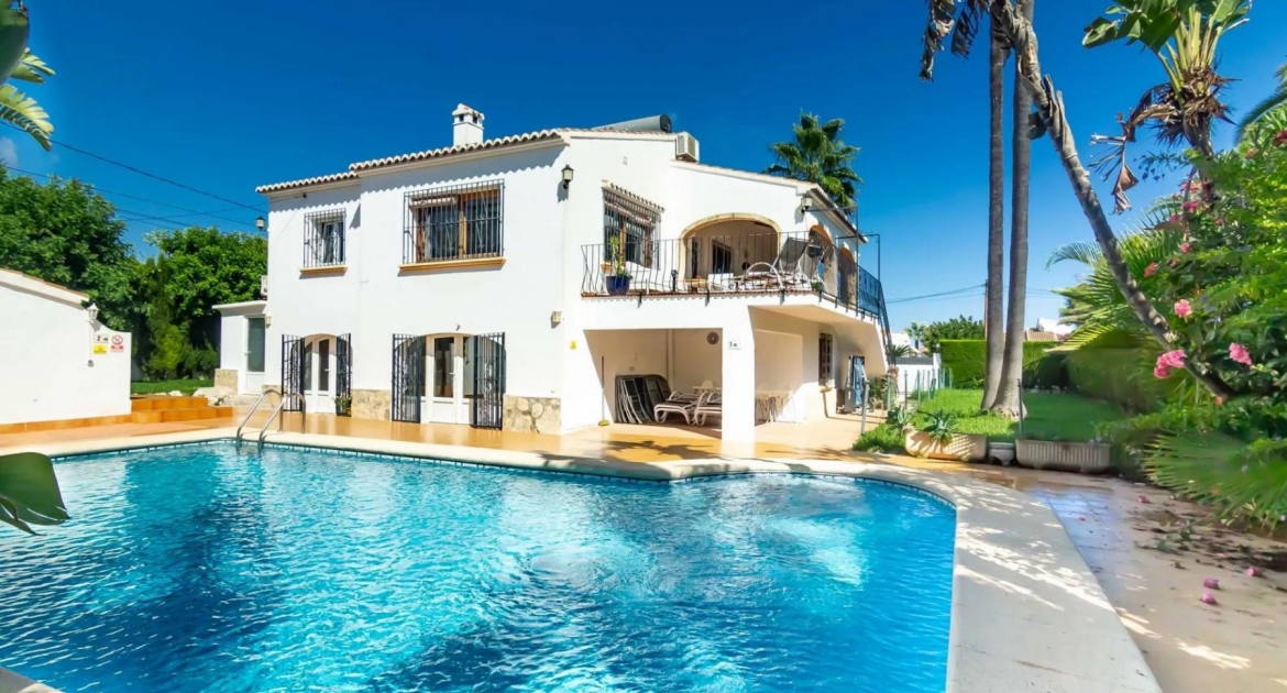 Resale - Villa - Javea