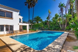 Resale - Villa - Javea