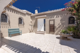 Resale - Villa - Javea