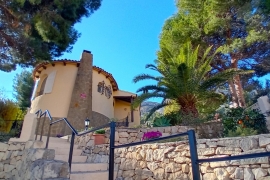 Resale - Villa - Calpe