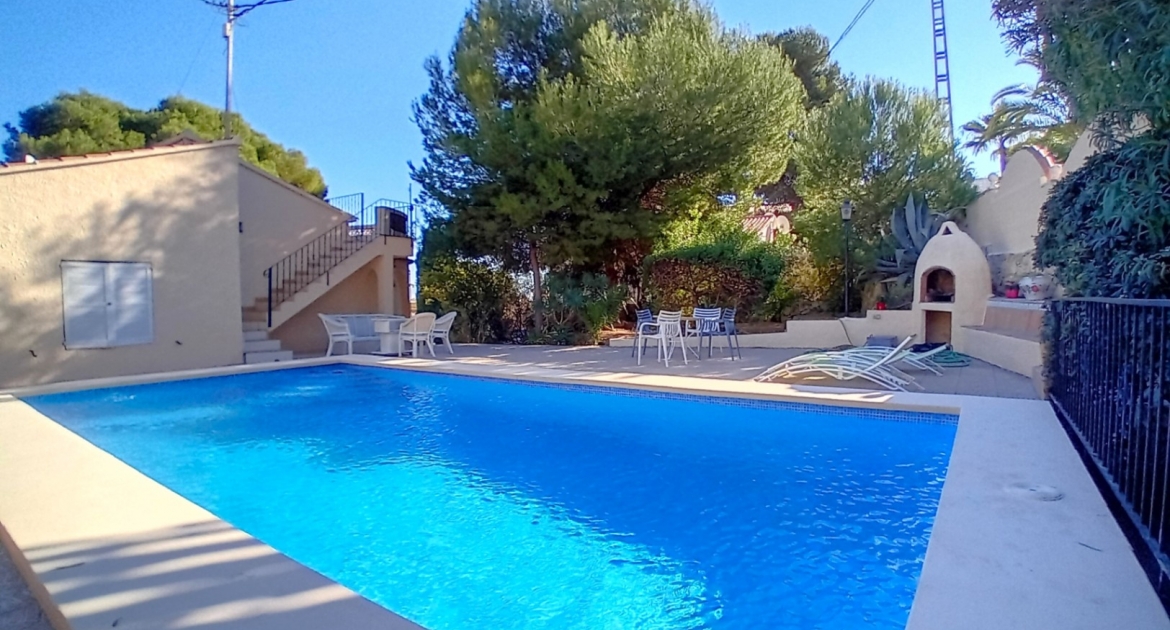 Resale - Villa - Calpe