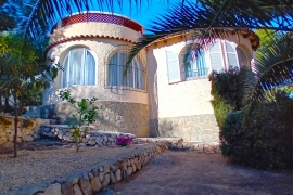 Resale - Villa - Calpe