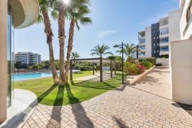 Resale - Apartment - Villamartin