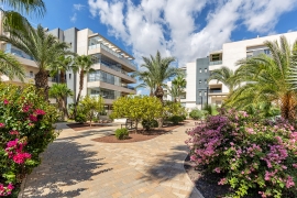 Resale - Apartment - Villamartin