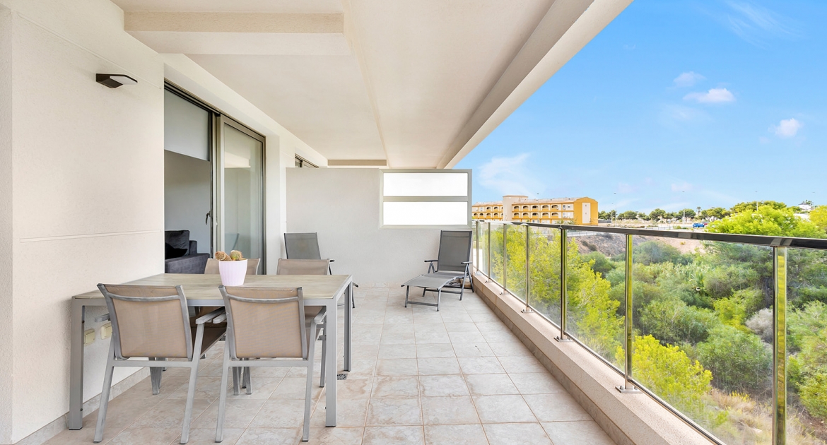 Resale - Apartment - Villamartin