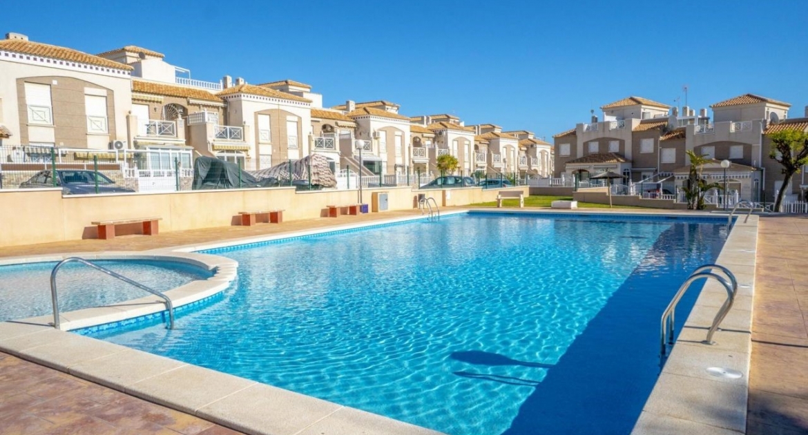 Resale - Bungalow - Torrevieja