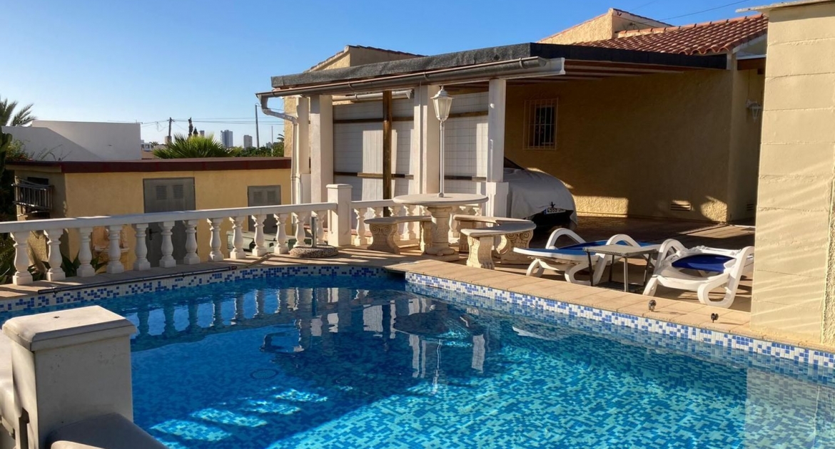 Resale - Villa - Calpe